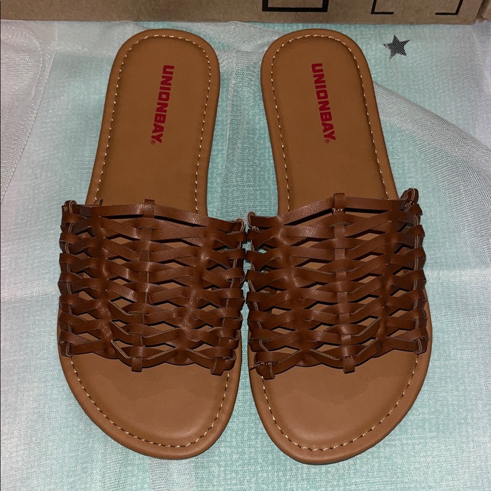 UNIONBAY Women's Tan Woven Sandals